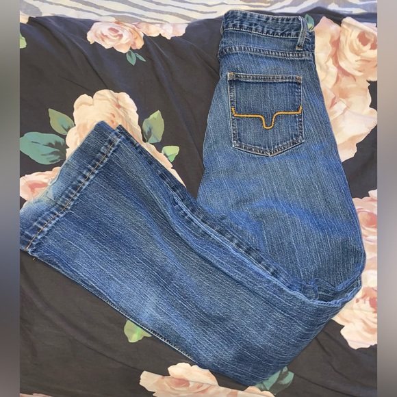 ❌SOLD❌ Kimes Ranch Jennifer Dark Wash High Waisted Flare Jeans - Picture 2 of 7